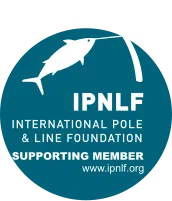 Logo organizace IPNLF podporující udržitelný rybolov pomocí metody prut a vlasec